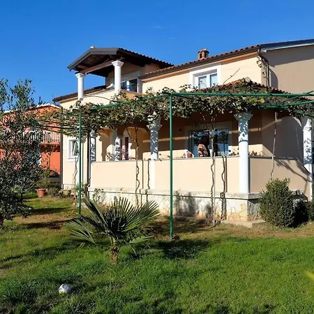 Comfortable Apartment Near Pula Marčana Exterior foto