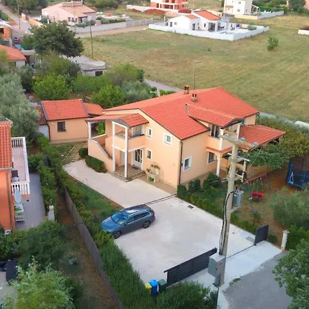 Comfortable Apartment Near Pula Marčana Exterior foto
