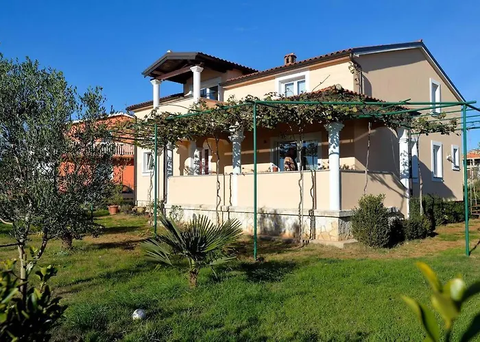 Comfortable Apartment Near Pula