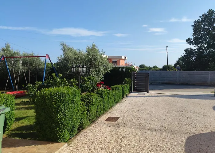 Comfortable Apartment Near Pula