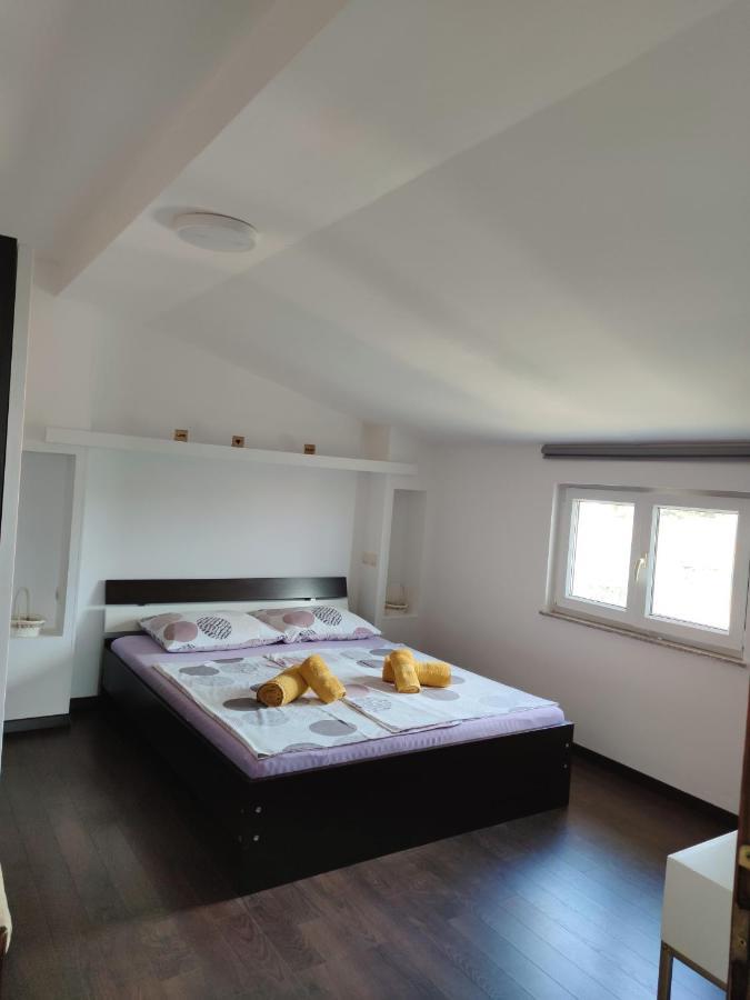 Comfortable Near Pula * Marcana